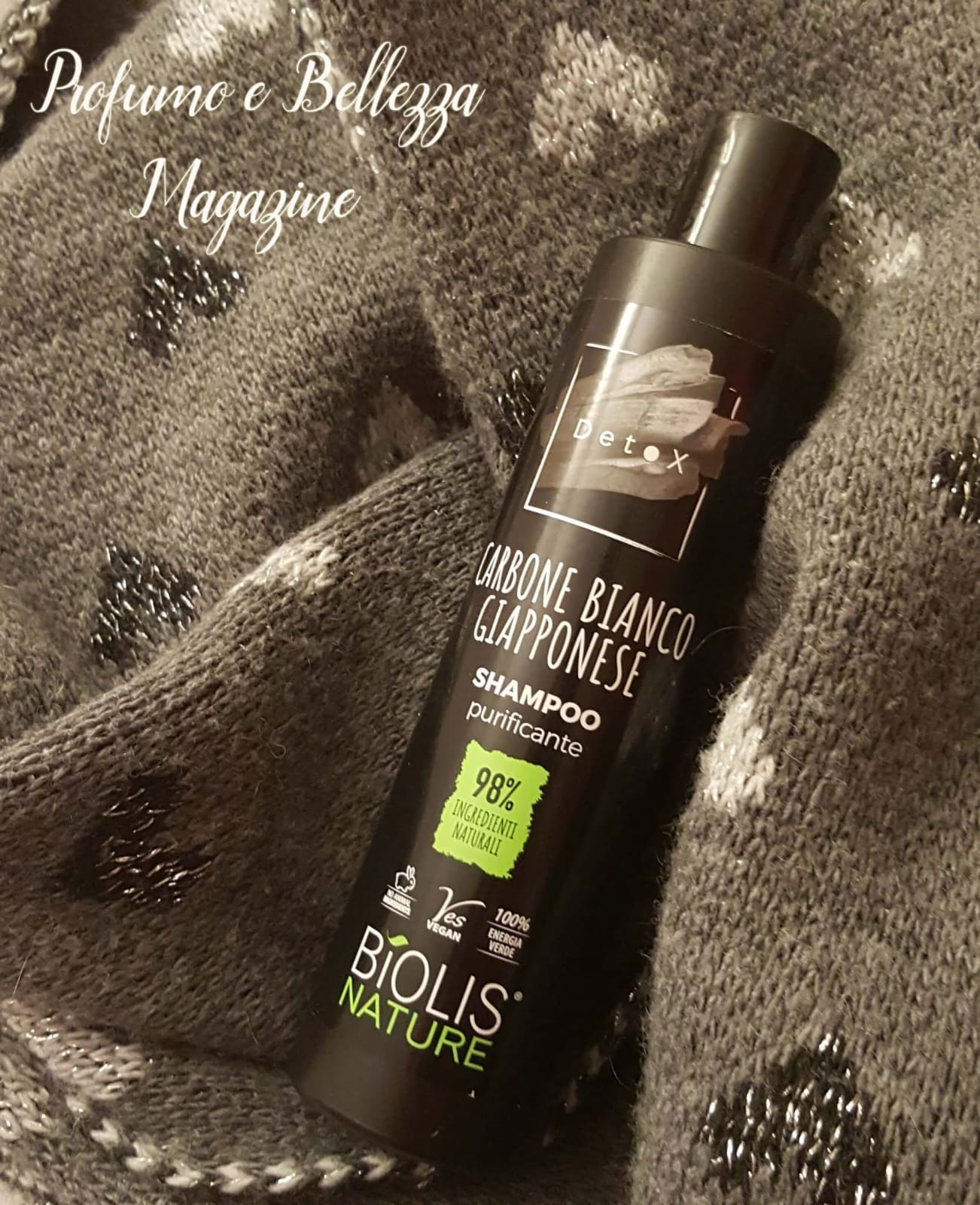 shampoo purificante al carbone